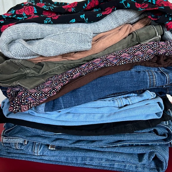 Live Show Listing - Picture 1 of 1